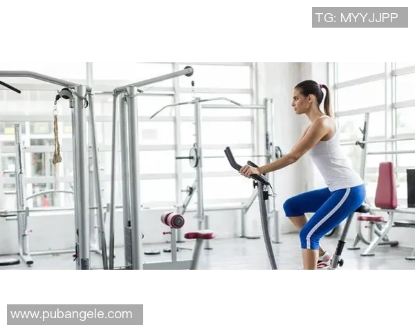 健身器材选择指南：助力塑形增肌的全面装备推荐与使用技巧