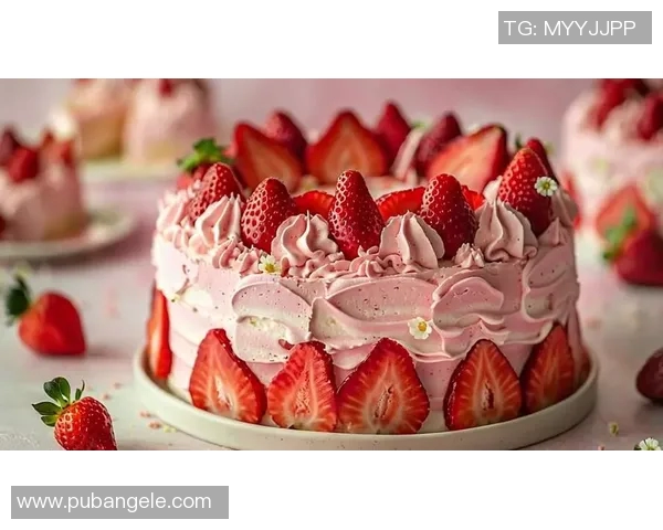 蛋糕的甜蜜世界：探秘各式蛋糕的制作技巧与创意装饰艺术